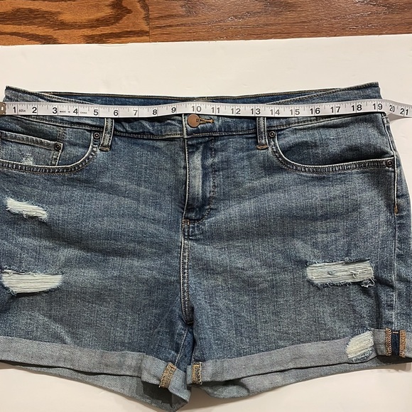 SOHO NY women’s distressed soft cotton stretch denim shorts jean high rise sz 14 - Picture 8 of 12
